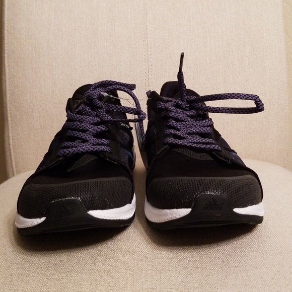 *LAST ONE* adidas Gymbreaker Sneakers - Picture 4 of 8